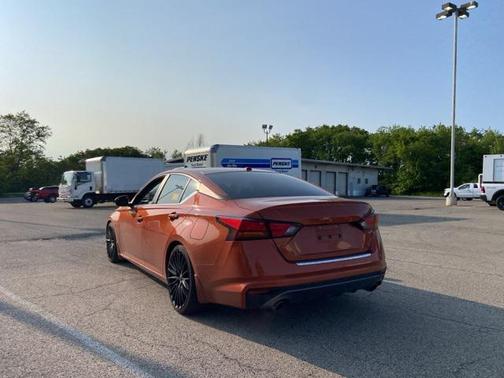 2022 Nissan Altima SR Intelligent AWD