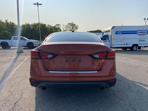 2022 Nissan Altima SR Intelligent AWD