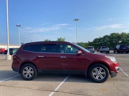 2017 Chevrolet Traverse 2LT