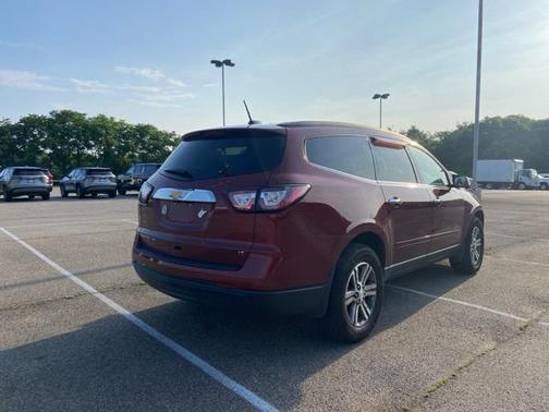 2017 Chevrolet Traverse 2LT