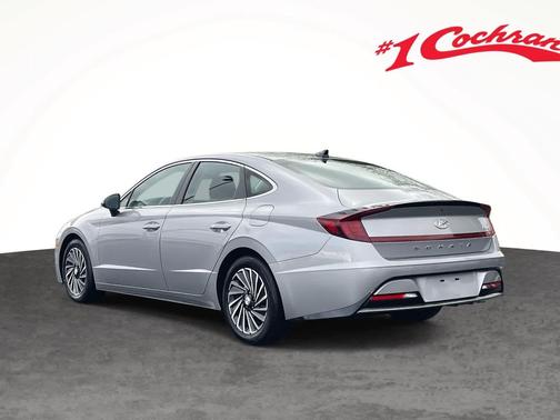 2023 Hyundai SONATA Hybrid SE