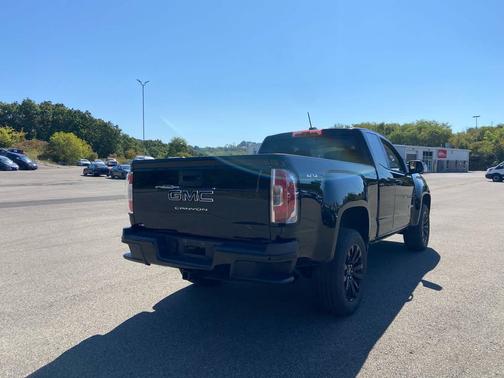 2022 GMC Canyon Elevation Standard