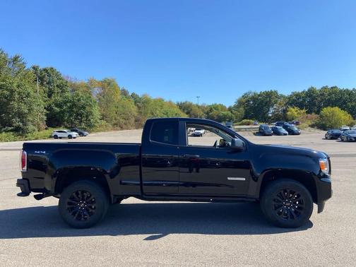 2022 GMC Canyon Elevation Standard