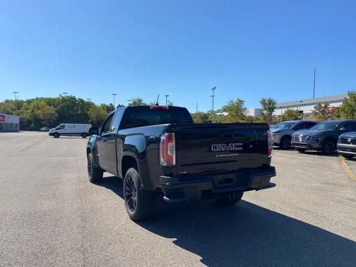 2022 GMC Canyon Elevation Standard