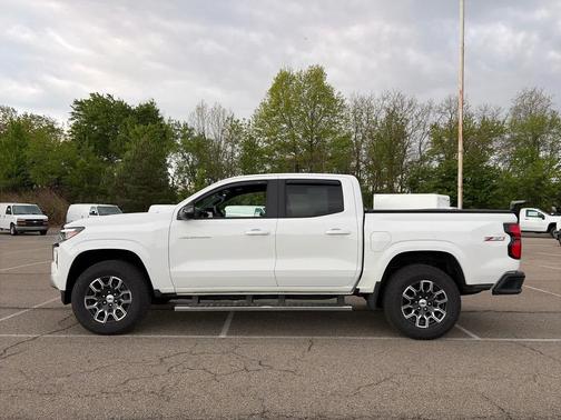 Summit White 2024 Chevrolet Colorado Z71