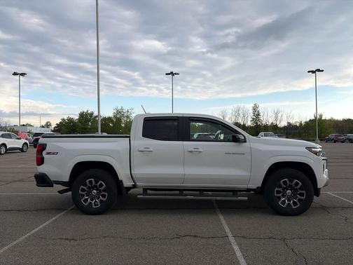 Summit White 2024 Chevrolet Colorado Z71