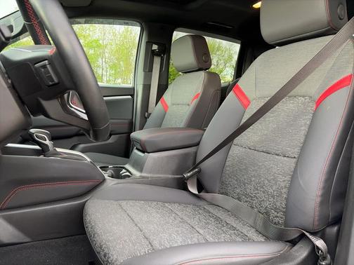 Summit White 2024 Chevrolet Colorado Z71
