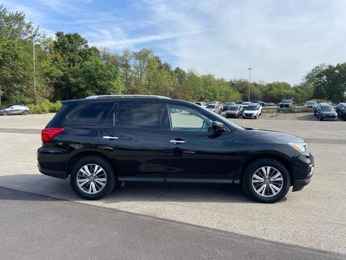 2019 Nissan Pathfinder SL