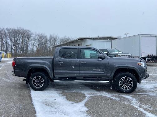 2022 Toyota Tacoma SR5
