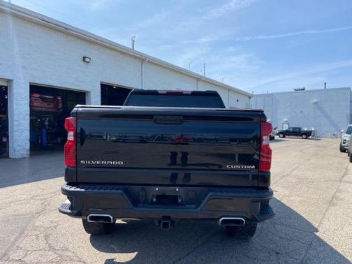 2022 Chevrolet Silverado 1500 Custom Trail Boss
