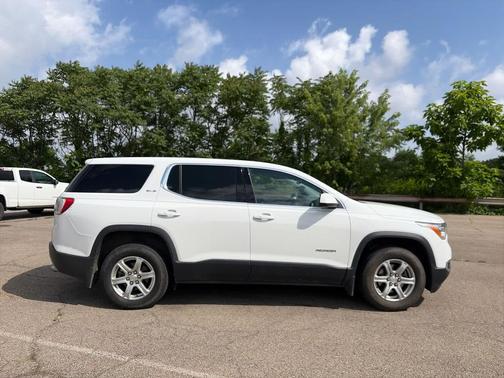 Summit White 2019 GMC Acadia SLE-1