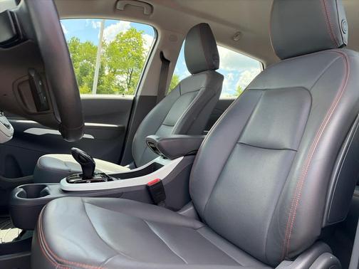 Summit White 2021 Chevrolet Bolt EV FWD Premier