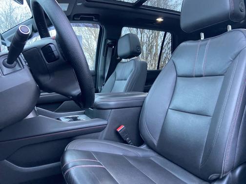 2022 Chevrolet Tahoe 4WD RST