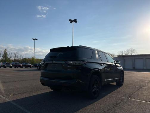 Mosaic Black Metallic 2018 Chevrolet Traverse Premier