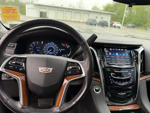 Radiant Silver Metallic 2017 Cadillac Escalade ESV Premium Luxury