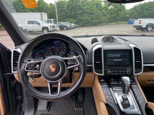 2018 Porsche Cayenne Base