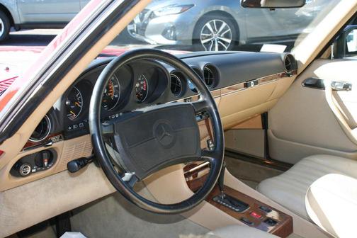 1988 Mercedes-Benz 560SL Base
