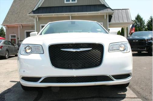 2017 Chrysler 300 Limited