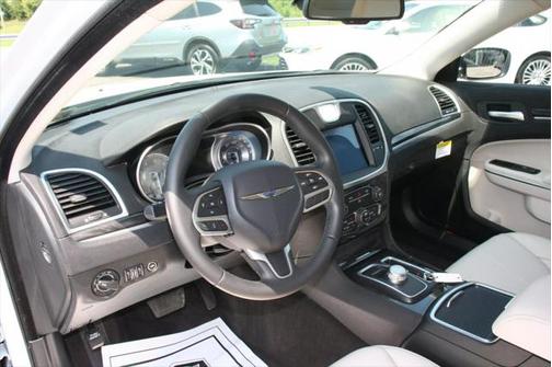 2017 Chrysler 300 Limited