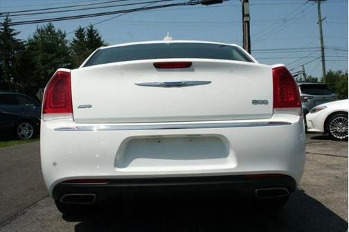 2017 Chrysler 300 Limited