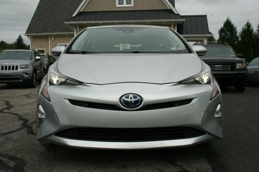 2016 Toyota Prius Four Touring