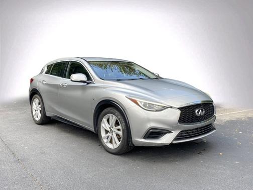 2018 INFINITI QX30 Luxury