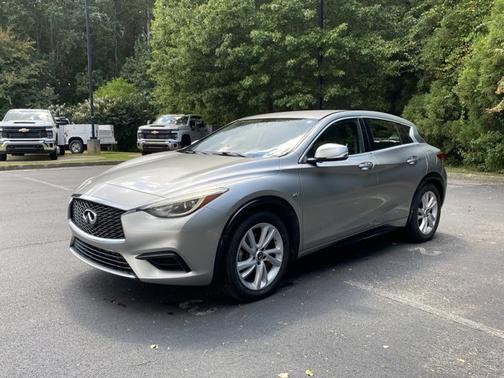 2018 INFINITI QX30 Luxury