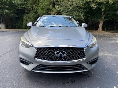 2018 INFINITI QX30 Luxury