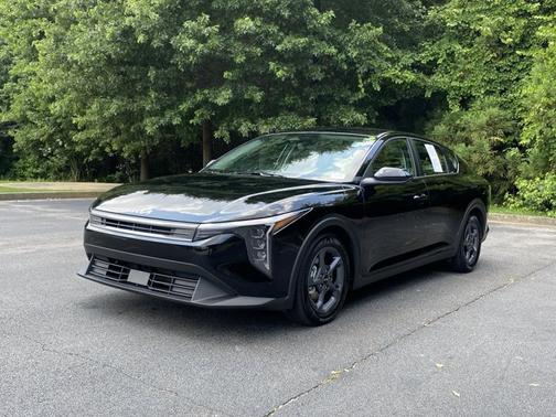 Aurora Black Pearl 2025 Kia K4 LXS