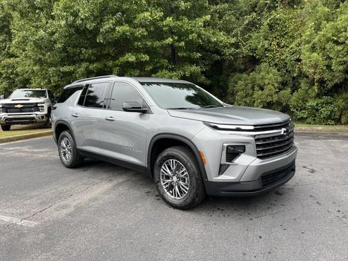 2026 Chevrolet Traverse FWD LT