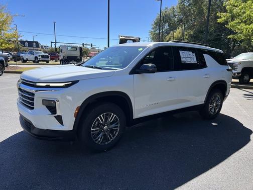 2026 Chevrolet Traverse FWD LT