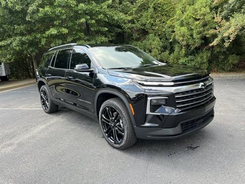 2026 Chevrolet Traverse FWD LT