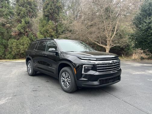 2026 Chevrolet Traverse FWD LT