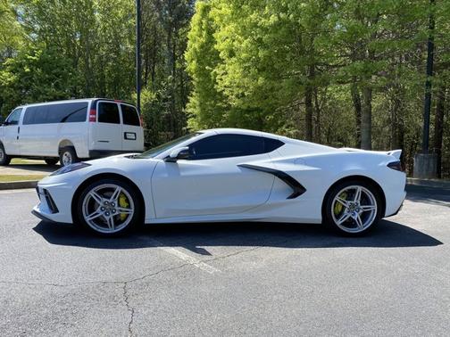 Arctic White 2020 Chevrolet Corvette 2LT