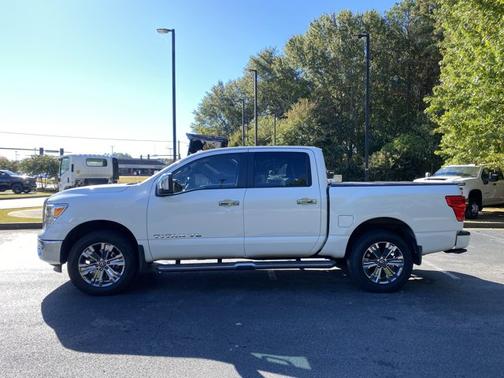 2019 Nissan Titan SL