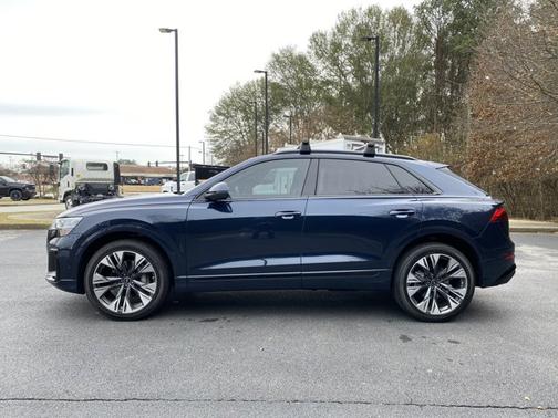 2025 Audi Q8 Premium Plus