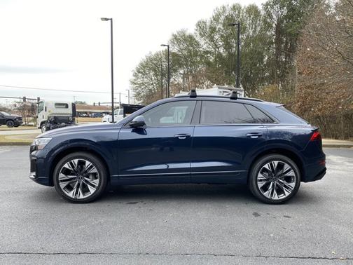 2025 Audi Q8 Premium Plus