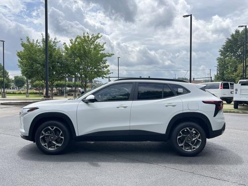 Summit White 2026 Chevrolet Trax LT