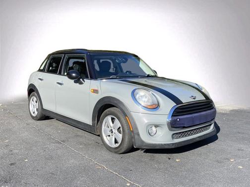 2017 MINI Hardtop Cooper