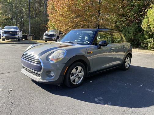 2017 MINI Hardtop Cooper