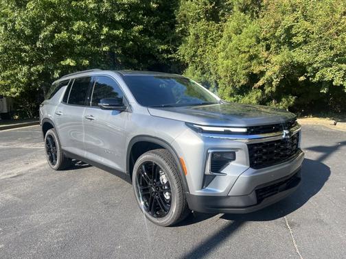 2026 Chevrolet Traverse FWD LT