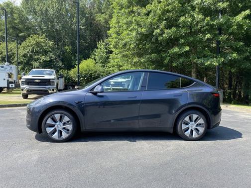 2024 Tesla Model Y Long Range