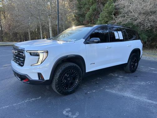 2025 GMC Acadia AWD AT4