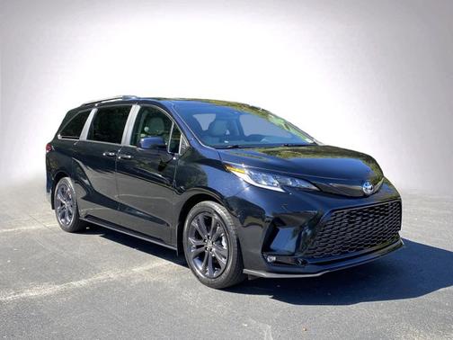 2025 Toyota Sienna XSE