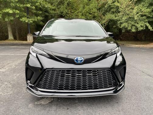 2025 Toyota Sienna XSE