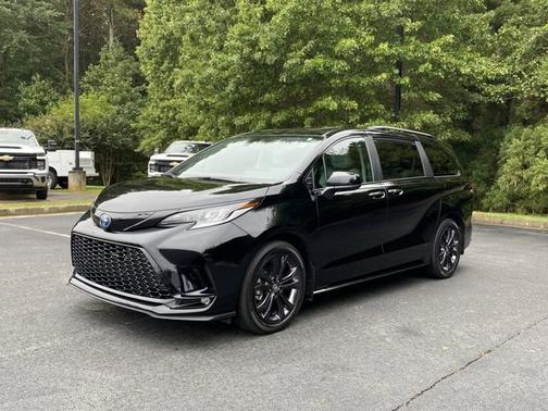 2025 Toyota Sienna XSE
