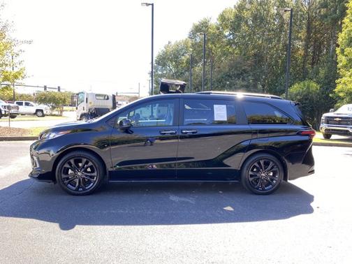 2025 Toyota Sienna XSE