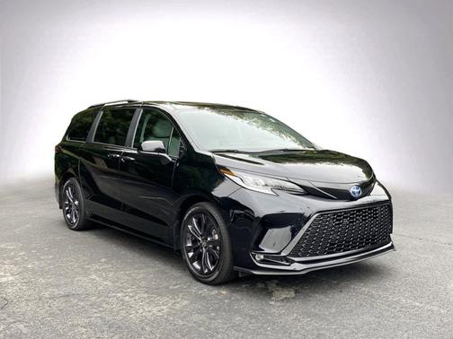 2025 Toyota Sienna XSE