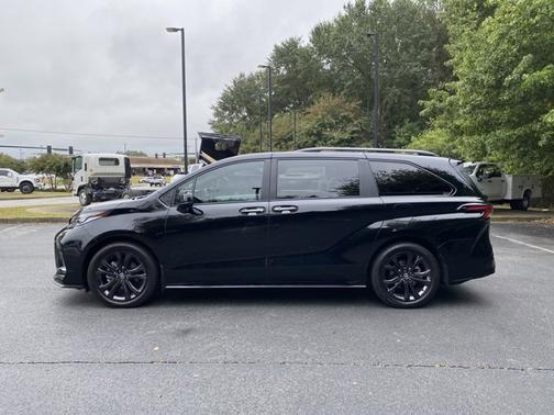 2025 Toyota Sienna XSE