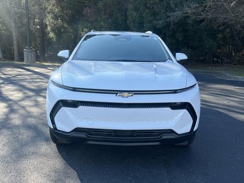 Summit White 2026 Chevrolet Equinox EV LT2 w/PDE